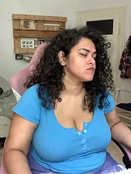 Snapshot of Curvydesifromgermany chatting on July 17, 2026, 10:34 am Curvydesifromgermany online show from July 17, 2026, 10:34 am