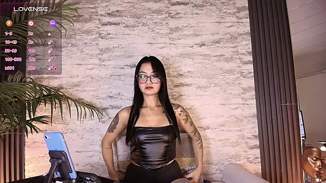 mariiana-diaz online show from February 26, 2026, 2:06 pm