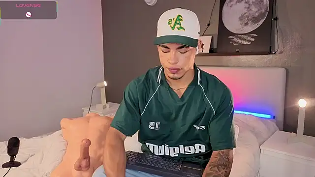 Ken-boy  online show from November 3, 2025, 11:47 am