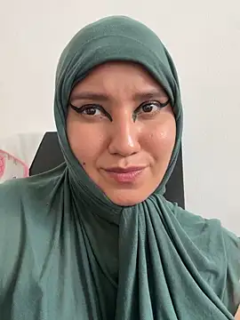 Snapshot of hannahayat chatting on December 21, 2025, 3:36 pm hannahayat online show from December 21, 2025, 3:36 pm