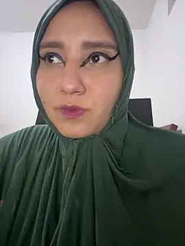 Snapshot of hannahayat chatting on February 3, 2026, 11:32 pm hannahayat online show from February 3, 2026, 11:32 pm