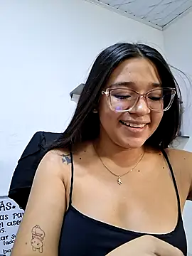 -VICKKY online show from June 30, 2026, 7:36 pm