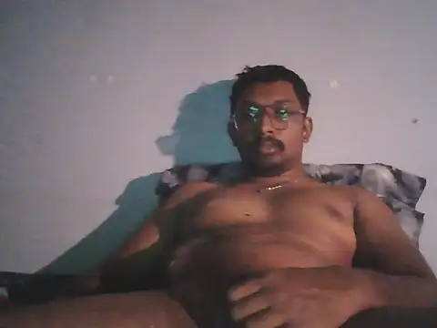 Snapshot of chennaibull101 chatting on October 6, 2025, 1:01 pm chennaibull101 online show from October 6, 2025, 1:01 pm