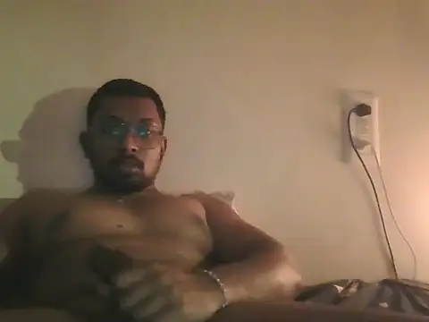 Snapshot of chennaibull101 chatting on February 20, 2026, 12:18 am chennaibull101 online show from February 20, 2026, 12:18 am