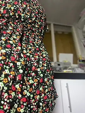 Emiily lee online show from September 14, 2025, 12:22 am