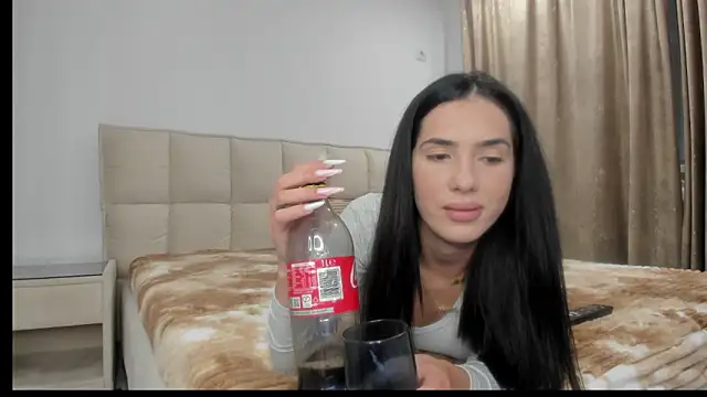 Emmapmg online show from October 12, 2025, 6:31 pm