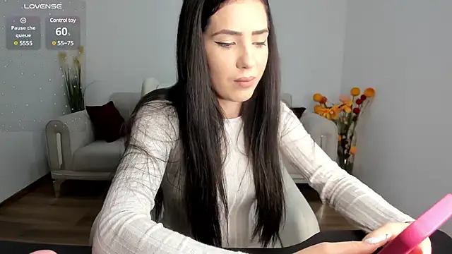 Snapshot of Emmapmg chatting on January 25, 2025, 4:35 pm Emmapmg online show from January 25, 2025, 4:35 pm