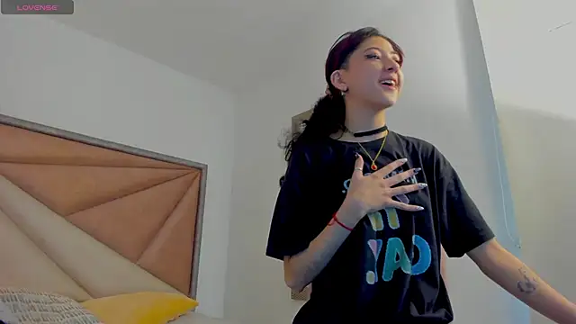 Snapshot of BonnieCute_ chatting on February 21, 2026, 7:16 pm BonnieCute online show from February 21, 2026, 7:16 pm