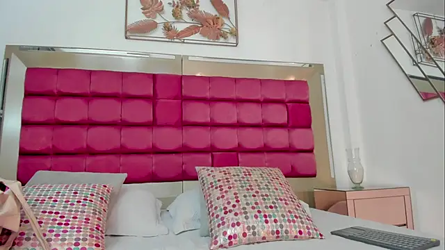 BonnieCute  online show from March 4, 2026, 11:45 pm