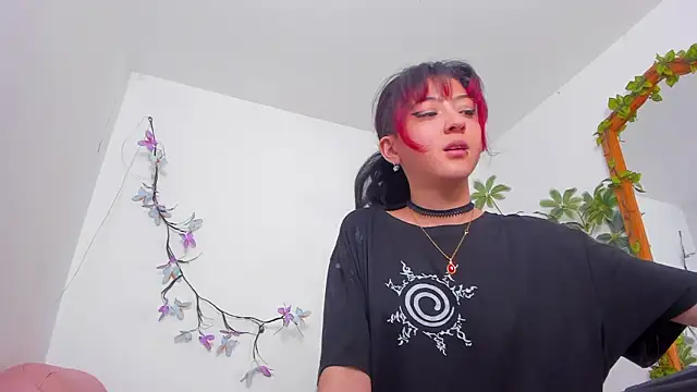 Snapshot of BonnieCute_ chatting on February 24, 2026, 11:49 pm BonnieCute online show from February 24, 2026, 11:49 pm