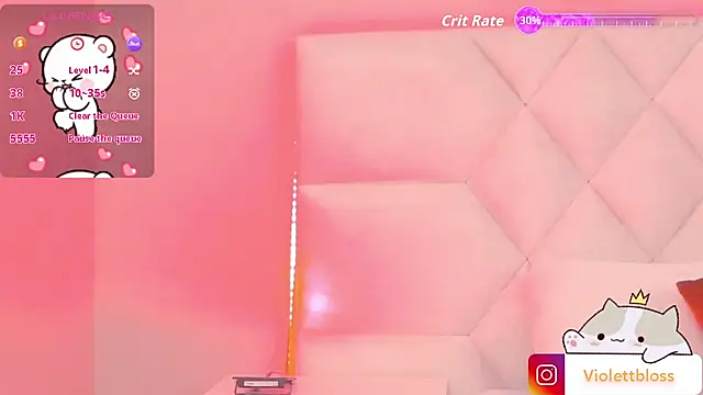 Snapshot of Violettbloss chatting on October 25, 2025, 3:28 am Violettbloss online show from October 25, 2025, 3:28 am