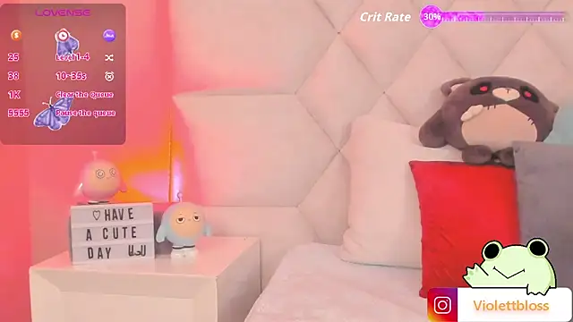 Snapshot of Violettbloss chatting on October 11, 2025, 3:29 am Violettbloss online show from October 11, 2025, 3:29 am