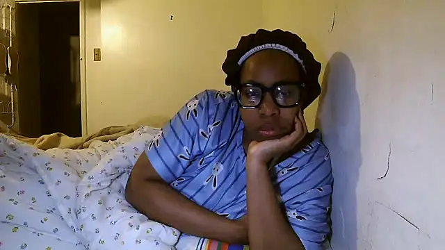 Snapshot of madamsensuale chatting on March 10, 2025, 2:28 am madamsensuale online show from March 10, 2025, 2:28 am