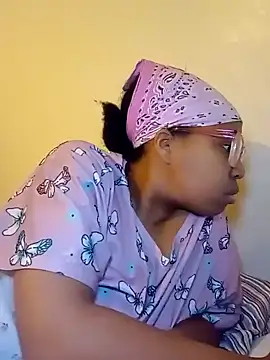 Snapshot of madamsensuale chatting on February 22, 2025, 12:49 am madamsensuale online show from February 22, 2025, 12:49 am