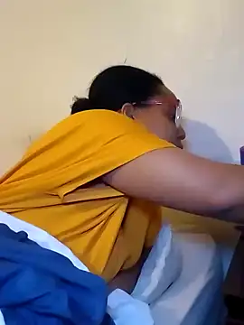 Snapshot of madamsensuale chatting on February 9, 2025, 4:46 am madamsensuale online show from February 9, 2025, 4:46 am