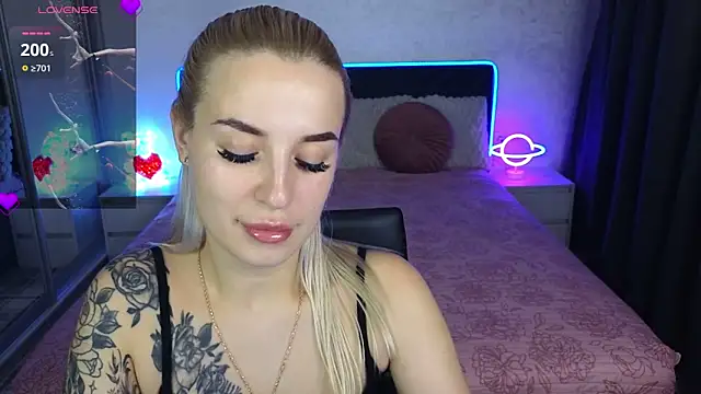 Snapshot of Crystal_Barbie chatting on June 30, 2026, 10:43 pm Crystal Barbie online show from June 30, 2026, 10:43 pm
