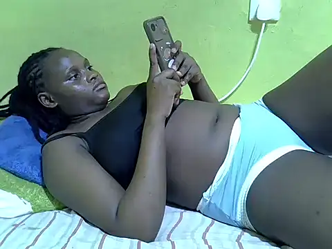 Snapshot of queendebbie chatting on January 16, 2026, 5:06 pm queendebbie online show from January 16, 2026, 5:06 pm