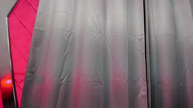 hanna slut  online show from March 15, 2025, 12:15 am