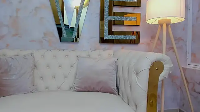 hanna slut  online show from October 1, 2025, 11:58 am