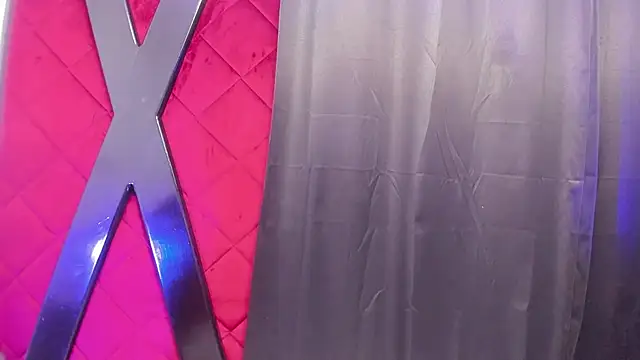 hanna slut  online show from March 17, 2025, 9:35 pm