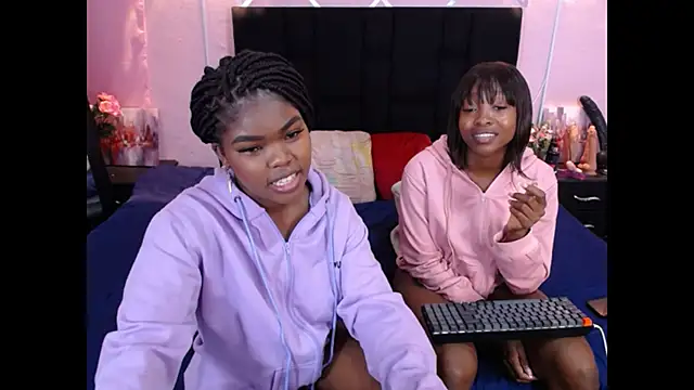 AdelynYasmin online show from September 30, 2025, 3:29 pm