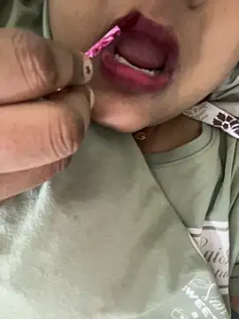 smile pretty online show from November 25, 2025, 6:52 pm