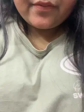 Snapshot of smile_pretty chatting on February 12, 2026, 4:18 pm smile pretty online show from February 12, 2026, 4:18 pm