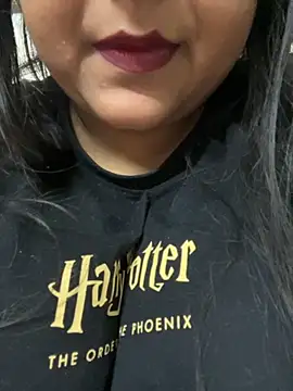 smile pretty online show from October 7, 2025, 7:48 pm