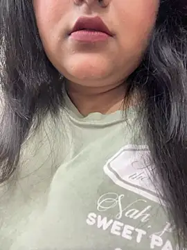 Snapshot of smile_pretty chatting on February 23, 2026, 3:45 pm smile pretty online show from February 23, 2026, 3:45 pm