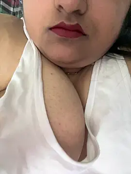 smile pretty online show from March 18, 2025, 7:44 pm