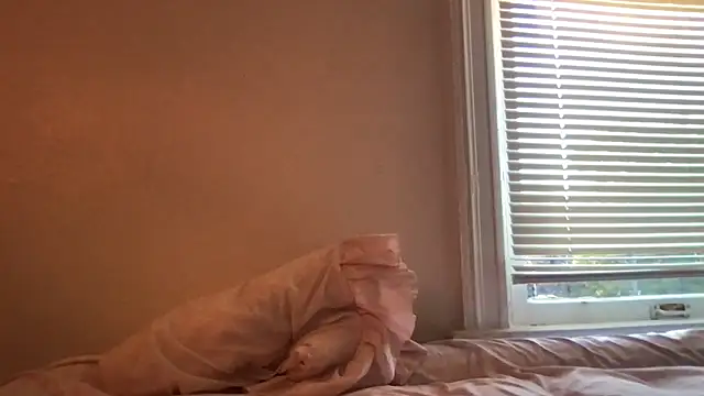 loveofbea online show from April 16, 2026, 12:50 pm