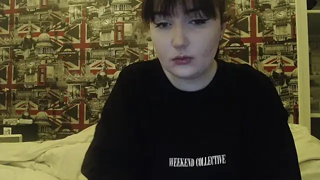 Lynylou online show from February 10, 2026, 9:25 pm