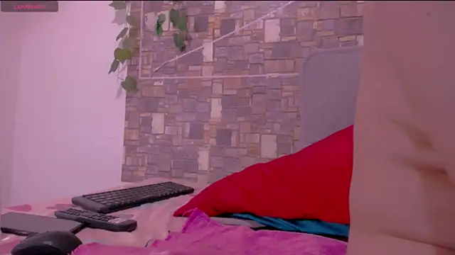 CrazyRousex online show from March 15, 2026, 5:09 pm