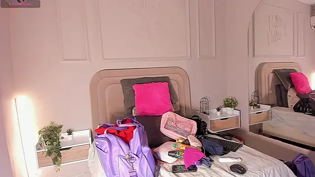 Maristxxr online show from October 7, 2025, 8:43 pm