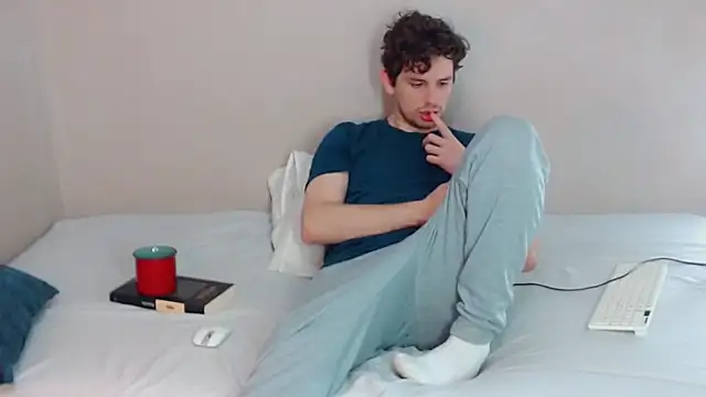 Elio555 online show from February 11, 2025, 1:41 am