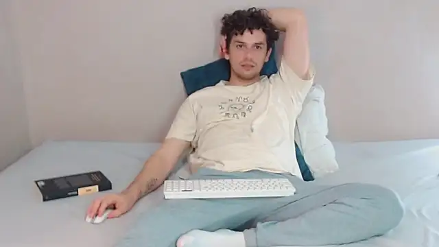 Elio555 online show from February 7, 2025, 1:15 am