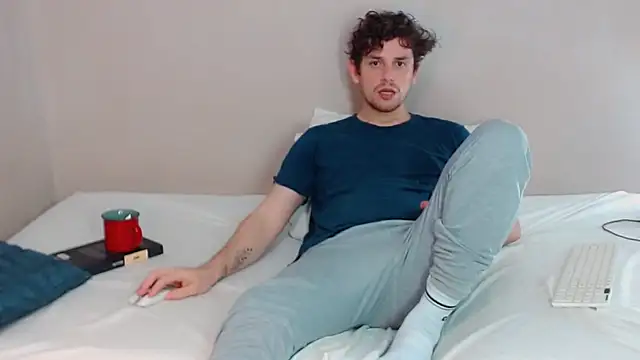 Elio555 online show from February 15, 2025, 9:39 pm