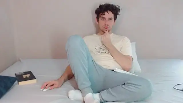 Elio555 online show from February 9, 2025, 1:11 am