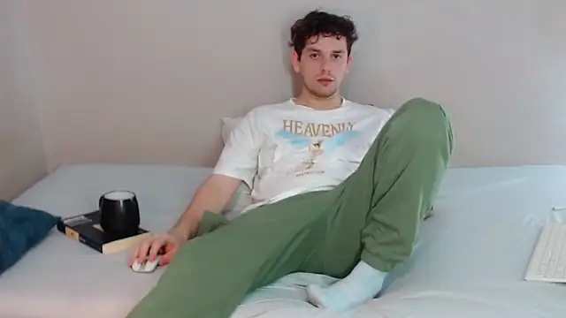 Elio555 online show from March 9, 2025, 1:04 am