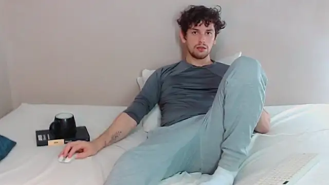 Elio555 online show from February 23, 2025, 2:07 am