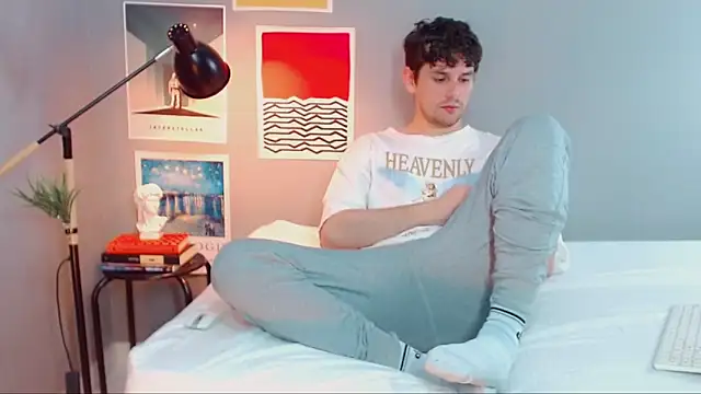 Elio555 online show from September 16, 2025, 9:38 pm