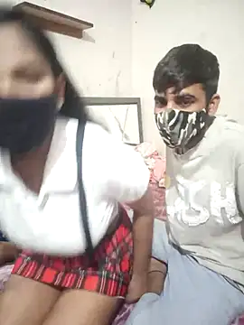 hottiess69 online show from February 26, 2026, 6:52 pm