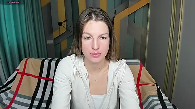 EmilyWalkeri online show from October 13, 2025, 7:10 am