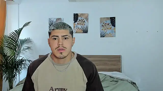 Snapshot of Baltazar_Dupont chatting on March 17, 2025, 12:46 pm Baltazar Dupont online show from March 17, 2025, 12:46 pm