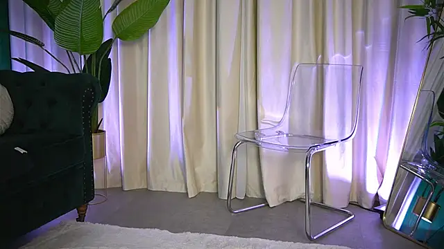 FoxieJullia online show from November 15, 2025, 4:27 am