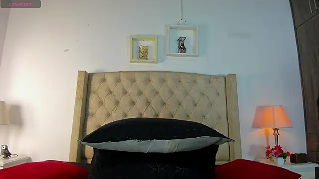 allisson m online show from November 25, 2025, 12:05 pm