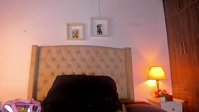 allisson m online show from March 3, 2026, 12:12 pm