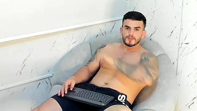 Ricardogo19 online show from December 17, 2025, 3:55 am