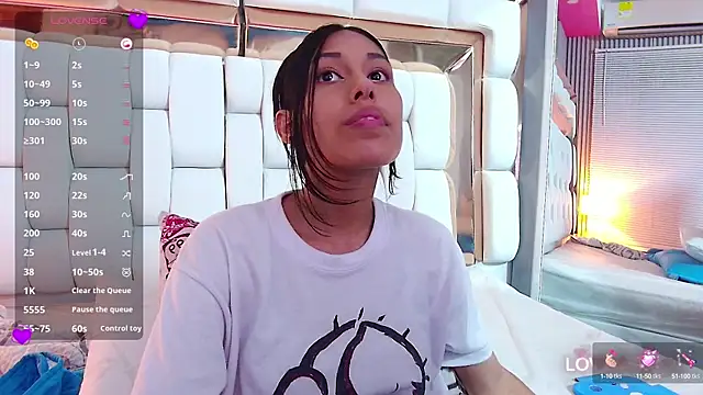 Snapshot of yourcuteneighbourr chatting on March 7, 2025, 6:02 am yourcuteneighbourr online show from March 7, 2025, 6:02 am