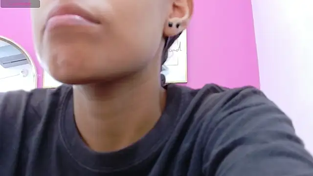 Snapshot of yourcuteneighbourr chatting on September 23, 2025, 3:13 am yourcuteneighbourr online show from September 23, 2025, 3:13 am